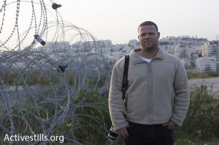 הייתאם חטיב, גדר, ורימונים (אורן זיו / אקטיבסטילס)