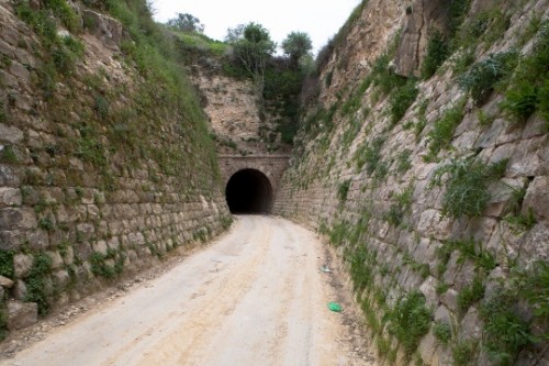 מנהרת הרכבת, כניסה דרומית, בלעא (בסאם אלמוהור) מנהרת הרכבת, כניסה דרומית, בלעא (בסאם אלמוהור)
