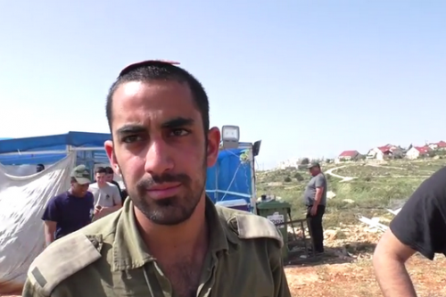 צפו: חיילים נופשים במאחז לא חוקי על אדמות פרטיות של פלסטינים