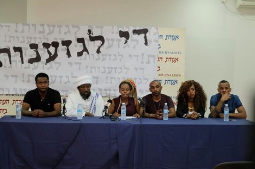 מובילי ומובילות מחאת יוצאי אתיופיה קיימו מסיבת עיתונאים ובה הציגו את דרישותיהם (יותם רונן/אקטיבסטילס) מובילי ומובילות מחאת יוצאי אתיופיה קיימו מסיבת עיתונאים ובה הציגו את דרישותיהם (יותם רונן/אקטיבסטילס)