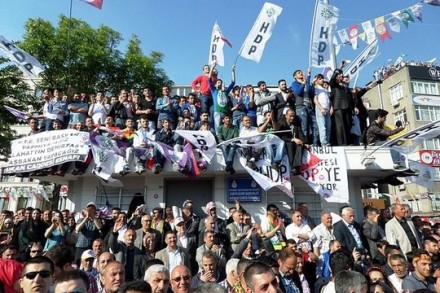 אירוע בחירות של מפלגת HDP (צילום: Salih Turan/VOA)
