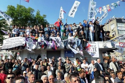 אירוע בחירות של מפלגת HDP (צילום: Salih Turan/VOA) אירוע בחירות של מפלגת HDP (צילום: Salih Turan/VOA)