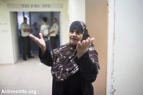 אמו של העציר המנהלי מוחמד עלאן בבית החולים ברזילי (אורן זיו / אקטיבסטילס) אמו של העציר המנהלי מוחמד עלאן בבית החולים ברזילי (אורן זיו / אקטיבסטילס)