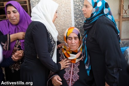 אמו של סעד דוואבשה בהלווייתו (יותם רונן / אקטיבסטילס)