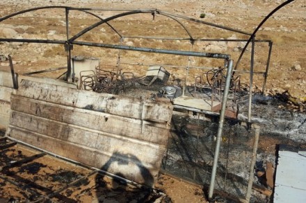 שריפת אוהל בדואי בכפר אל-סמיה כנקמה על מעצרים מנהליים של פעילי ימין (צילום: זאכריה סדה, רבנים למען זכויות האדם)