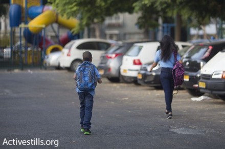 ילדים ערבים ביפו בדרך לבית הספר (אורן זיו / אקטיבסטילס)