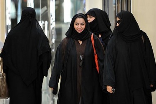 נשים ברחובות ריאד, עיר הבירה של סעודיה. (צילום: Tribes of the World, פליקר CC BY-SA 2.0)