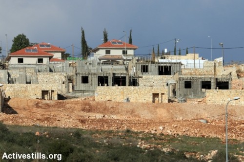 בנייה בהתנחלות ברוכין, דצמבר 2015 (אחמד אל-באז / אקטיבסטילס)