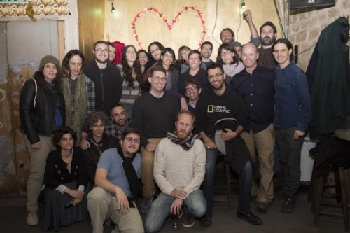 בלוגרים ועורכים משיחה מקומית וממגזין 972+ ב"אנה לולו" ביפו (צילום: אקטיבסטילס) בלוגרים ועורכים משיחה מקומית וממגזין 972+ ב"אנה לולו" ביפו (צילום: אקטיבסטילס)