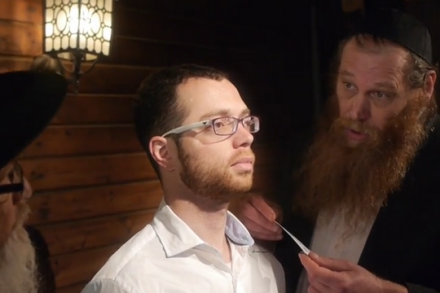 חנות חתנים ואריזת מתנה. צילום מסך מתוך קמפיין משרד הביטחון