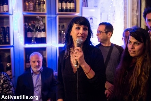 "למה פוליטיקאים אחרים שלא עמדו בהבטחות שלהם הרבה פעמים לא קיבלו כזה יחס?" כרמן אלמקייס (יותם רונן / אקטיבסטילס) כרמן אלמקייס בהשקת תור הזהב, תל אביב (יותם רונן / אקטיבסטילס)