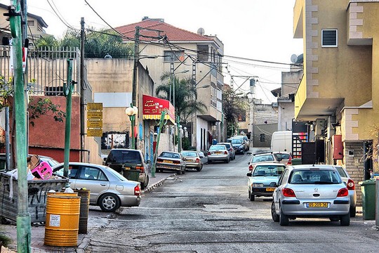 שכונות שלמות לא מחוברות. רחובות באום אל-פחם (צילום: מקבולה נסאר)