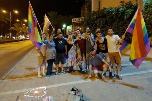 סולידריות עם קורבנות הטבח באורלנדו גם בבאר שבע (צילום: הבית הגאה בבאר שבע)