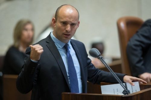 במאבק הכוחות בין בנט לראש הממשלה מפסידים הפעוטות מגיל לידה ועד שלוש (יונתן סינדל/פלאש90)