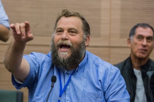 סוחט למערכת את המיץ. מנהיג ארגון הימין הקיצוני להב"ה בנצי גופשטיין.(יונתן סינדל/פלאש90)