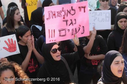 הפגנה נגד רצח נשים, יפו, 28.10.16 (חיים שוורצנברג)