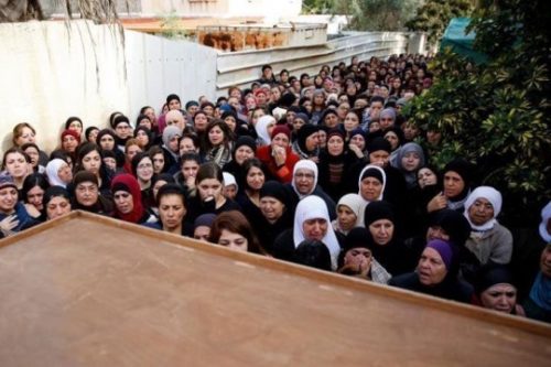 נשים ערביות בהלווייתה של ליאן נאסר בטירה היום