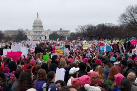 צעדת חצי מליון הנשים בוושינגטון (דניאל נירנברג / Just Vision)