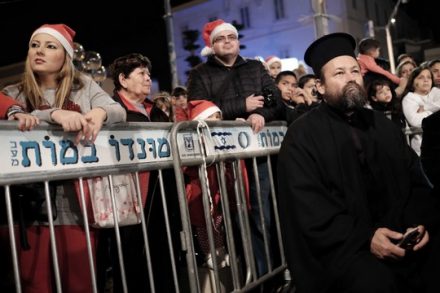 נוצרים חוגגים את חג המולד ביפו, 2015 (תומר נויברג / פלאש90)