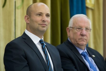 בנט וריבלין. הנשיא, חושש האיש של בנט במשרד החינוך, מכניס יותר מדי אזרחות למערכת. (יונתן זינדל/פלאש90)