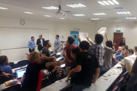 פעילי שמאל מפוצצים אירוע של ברקת: "רוצח". (הצילום באדיבות פרי ג'רוזלם)