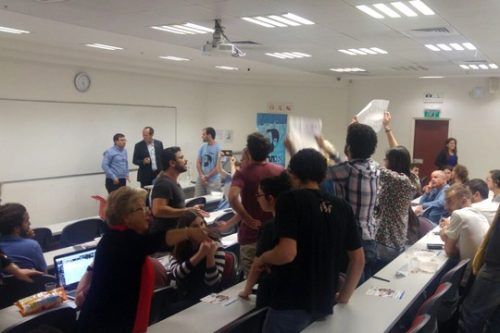פעילי שמאל מפוצצים אירוע של ברקת: "רוצח". (הצילום באדיבות פרי ג'רוזלם)