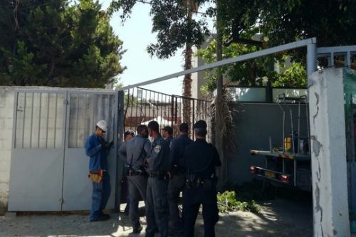 זה ביתי, לא ביתך, מי אתה? (צילום: רימה אבו סייף)
