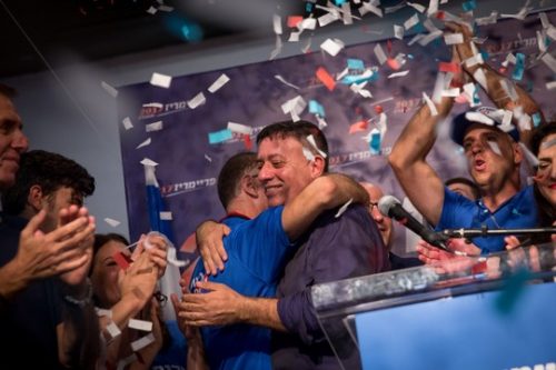 מי מכל מבקריו פרגן לו כשהיה השר היחיד שיצא נגד מתווה הגז? אבי גבאי (מרים אלסטר/פלאש90)