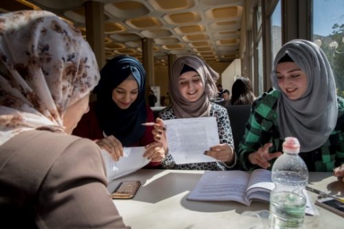 סטודנטיות בקמפוס הר צופים של האוניברסיטה העברית בירושלים (צילום אילוסטרציה: נתי שוחט, פלאש90)