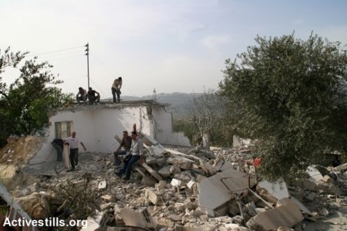 הריסת בתים בוואלג'ה ב-2006 (צילום: אן פאק/אקטיבסטילס)
