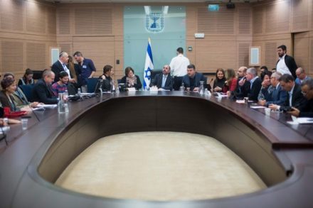 נמשיך להבטיח שיום אחד נבטל את תשלומי ההורים. עדת החינוך של הכנסת לא באמת משנה מאיזו שנה. (יונתן זינדל/פלאש90)