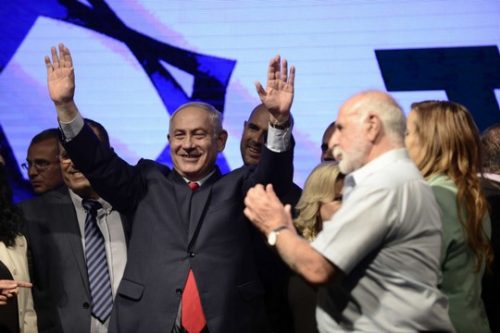 מלך ישראל. נתניהו בכנס התמיכה בו על רקע החקירות נגדו (תומר נויברג/פלאש90)