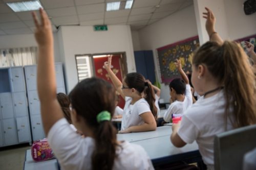 אז מי אשם בפערים? כיתת בית ספר (צילום אילוסטרציה: הדס פרוש, פלאש90)