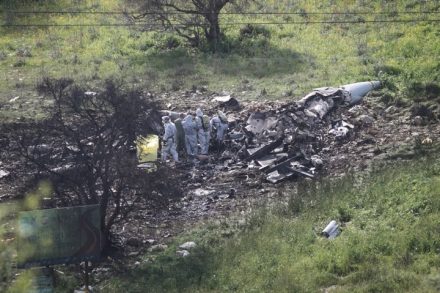 שרידי מטוס אף-16 שהופל הבוקר, ליד הרדוף (ענבל חרמוני / פלאש90)