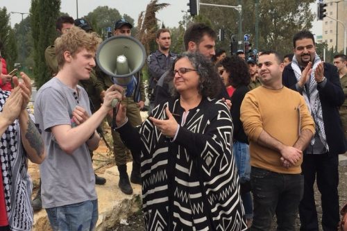 ח"כ עאידה תומא סלימאן עם הסרבן סער יהלום (צילום באדיבות "מסרבות")