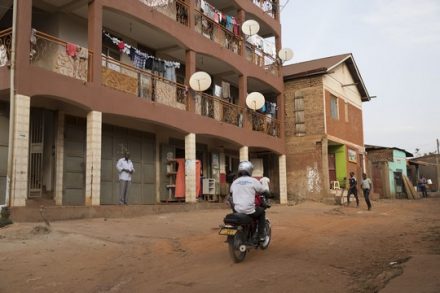 שכונת המהגרים נג'אנה קומבי, בקמפלה בירת אוגנדה. פברואר 2018 (אורן זיו / אקטיבסטילס)