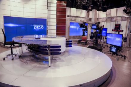 האם הערבים ינהרו אי פעם לאולפני הטלוויזיה? (צילום: יצחק הררי / פלאש90)