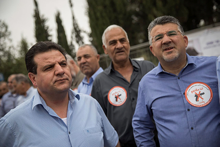 הפגנת ראשי הציבור הערבי המחאה נגד האלימות. רצח יהודי מפענחים, רצח ערבי - לא (צילום: פלאש90/הדס פרוש)