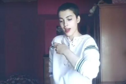 מאא'דה הוז'ברי, העזה לרקוד ללא כיסוי ראש ולצלילי מוזיקה מערבית (צילום מסך)