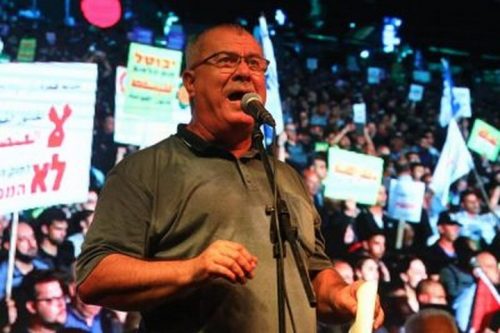 הגיע הזמן לפרק את ועדת המעקב של הציבור הערבי בישראל. יו"ר ועדת המעקב מחמד ברכה בהפגנה נגד חוק הלאום (אורן זיו/אקטיבסטילס) הגיע הזמן לפרק את ועדת המעקב של הציבור הערבי בישראל. יו"ר ועדת המעקב מחמד ברכה בהפגנה נגד חוק הלאום (אורן זיו/אקטיבסטילס)