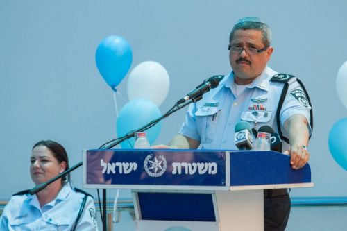 משום מה מצוקת כוח האדם קיימת בעיקר בתחנות המשטרה ביישובים הערביים. מפכ"ל המשטרה רוני אלשייך במהלך פתיחת טקסט פתיחת נקודת משטרה בנצרת. (מאיר ועקנין / פלאש 90) משום מה מצוקת כוח האדם קיימת בעיקר בתחנות המשטרה ביישובים הערביים. מפכ"ל המשטרה רוני אלשייך במהלך פתיחת טקסט פתיחת נקודת משטרה בנצרת. (מאיר ועקנין / פלאש 90)