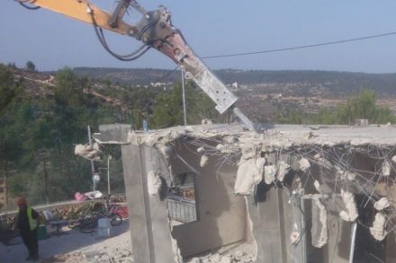 הריסת בית בוולאג'ה. (צילום: אביב טטרסקי)