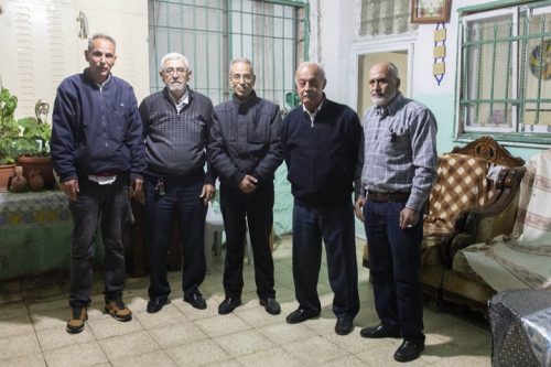 פסק הדין עלול להביא לפינוי מאות תושבים. עראף חמאד, מוחמד סבאג, עבד אל סקאפי, נביל אל כורד, סאלח דיאב (מימין לשמאל). (צילום: אורן זיו / אקטיבסטילס) פסק הדין עלול להביא לפינוי מאות תושבים. עראף חמאד, מוחמד סבאג, עבד אל סקאפי, נביל אל כורד, סאלח דיאב (מימין לשמאל). (צילום: אורן זיו / אקטיבסטילס)