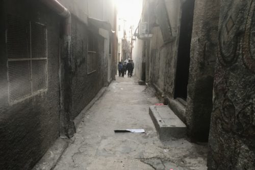 אחד המקומות הצפופים בעולם. סמטה במחנה הפליטים בלאטה (רמי יונס)