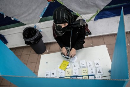 רוב היהודים עדיין מאוד מתקשים לראות בערבים אזרחים שווים (צילום: רועי אלימה / פלאש 90)