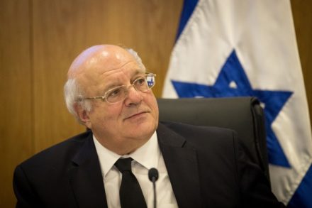 השופט בדימוס חנן מלצר, יו"ר ועדת הבחירות לכנסת ה-22 (יונתן זינדל / פלאש90)