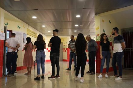 תור לקלפי בסכנין (צילום: אורן זיו) תור לקלפי בסכנין (צילום: אורן זיו)