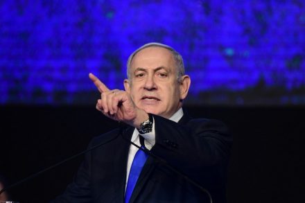 נתניהו ניסה לשלוף שפנים מהשרוול, ובמקום זה הוציא רק דגים סרוחים. נתניהו בנאומו אתמול במרכז הליכוד (צילום: תומר נויברג / פלאש 90)