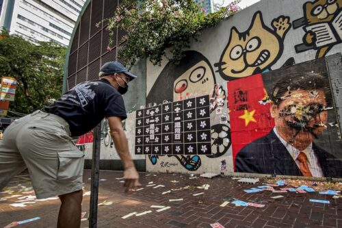 גם העוצמה הסינית והאלימות הקשה לא עוצרות את המחאה בהונג קונג
