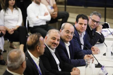 ניסיון "לאלף" את המיעוט הפלסטיני דרך כיבוש התודעה של מנהיגיו. ח"כים מהרשימה המשותפת בדיון בוועדת הבחירות של הכנסת, 1 באוגוסט 2019 (נועם רבקין פנטון / פלאש90)